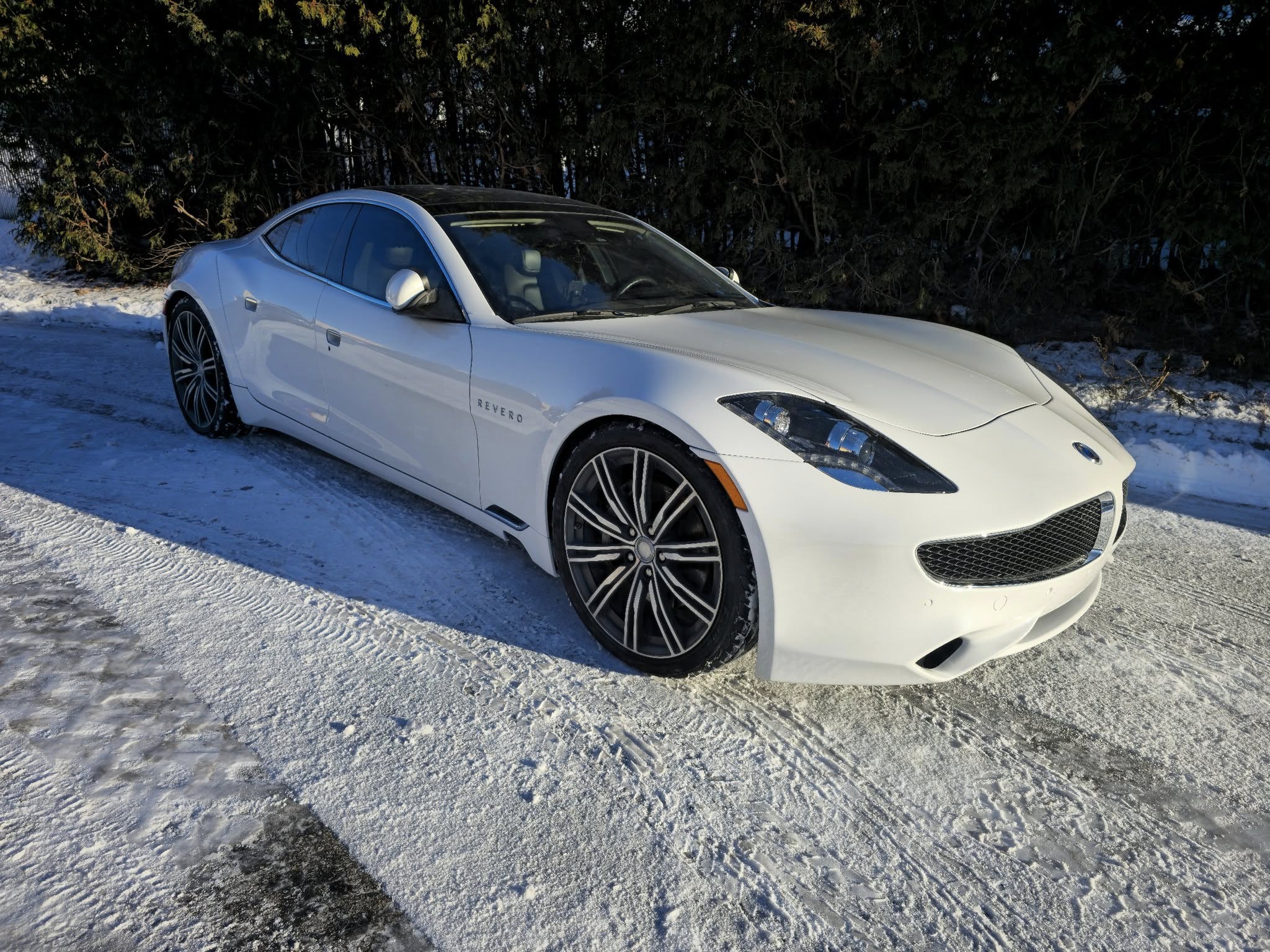 Nuancier de peinture utilisé par un carrossier en atelier à Lachute