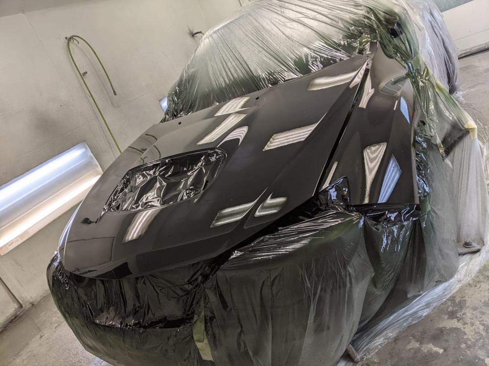 Nuancier de peinture utilisé par un carrossier en atelier à Salaberry-de-Valleyfield