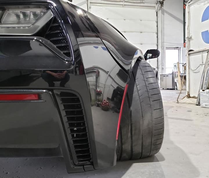 Nuancier de peinture utilisé par un carrossier en atelier à Terrebonne