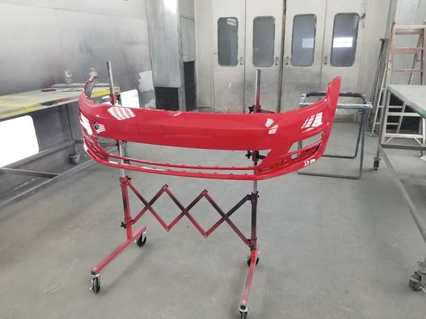 Réparation de carrosserie de camion dans un atelier professionnel en Beauce